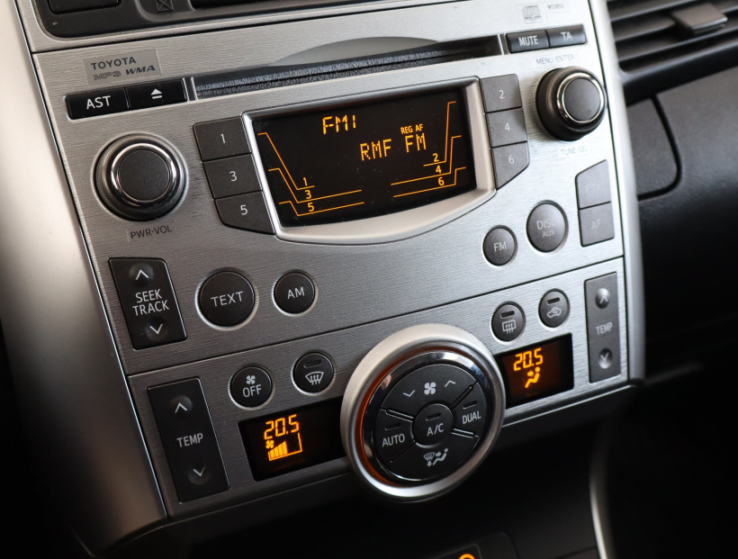Toyota Verso, 2011