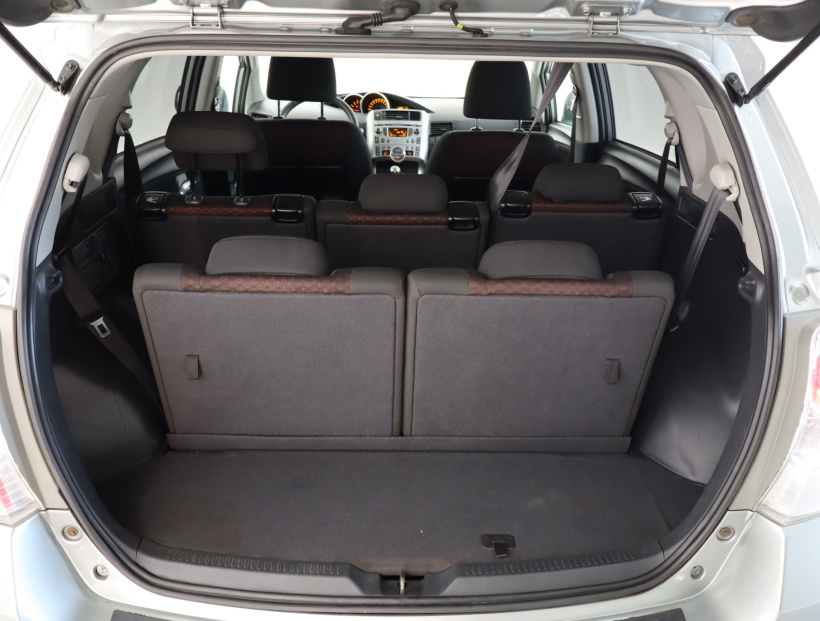 Toyota Verso, 2011