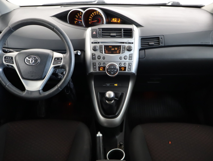 Toyota Verso, 2011