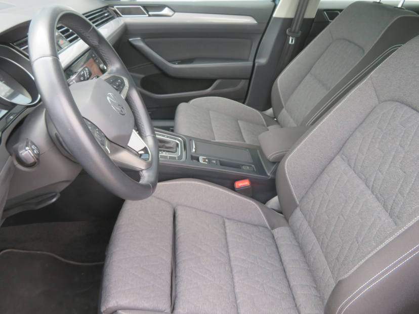 Volkswagen Passat, 2023