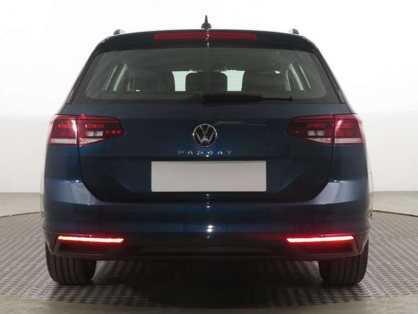 Volkswagen Passat, 2023