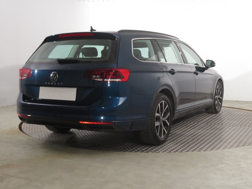 Volkswagen Passat, 2023