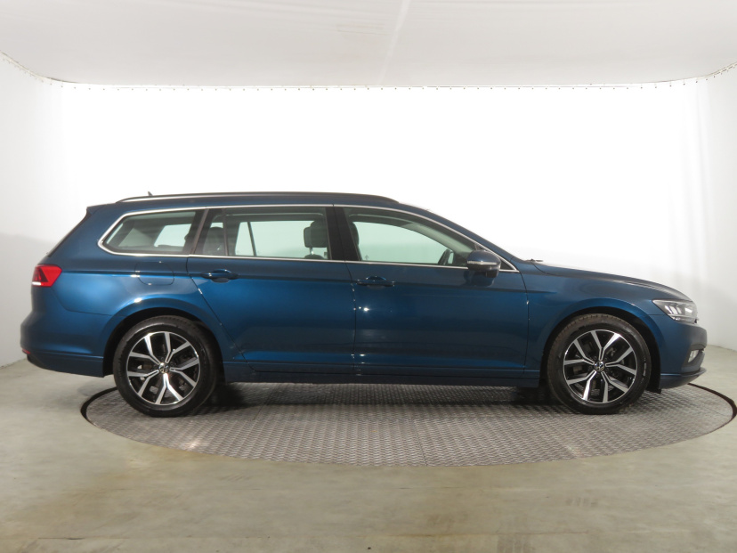 Volkswagen Passat, 2023