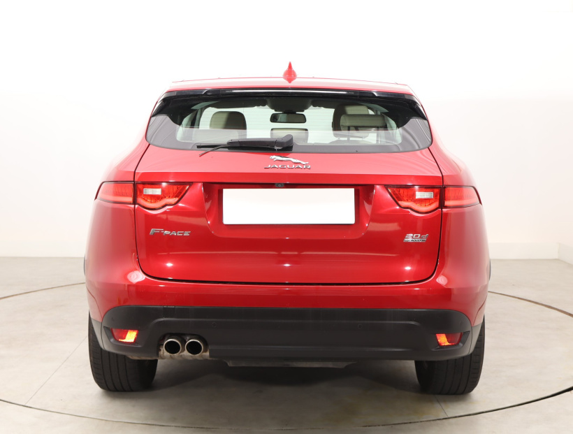 Jaguar F-Pace, 2016