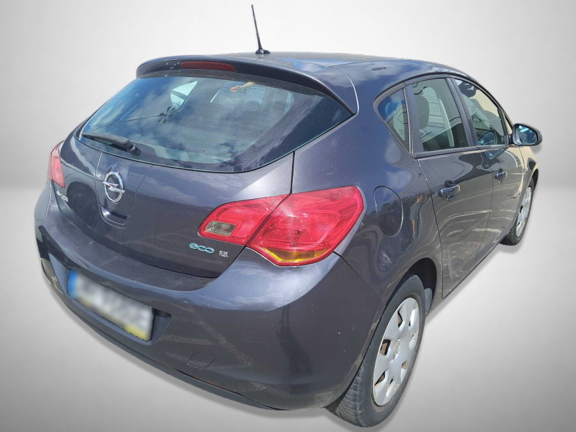 Opel Astra, 2011