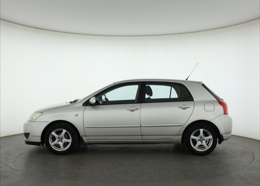 Toyota Corolla, 2005