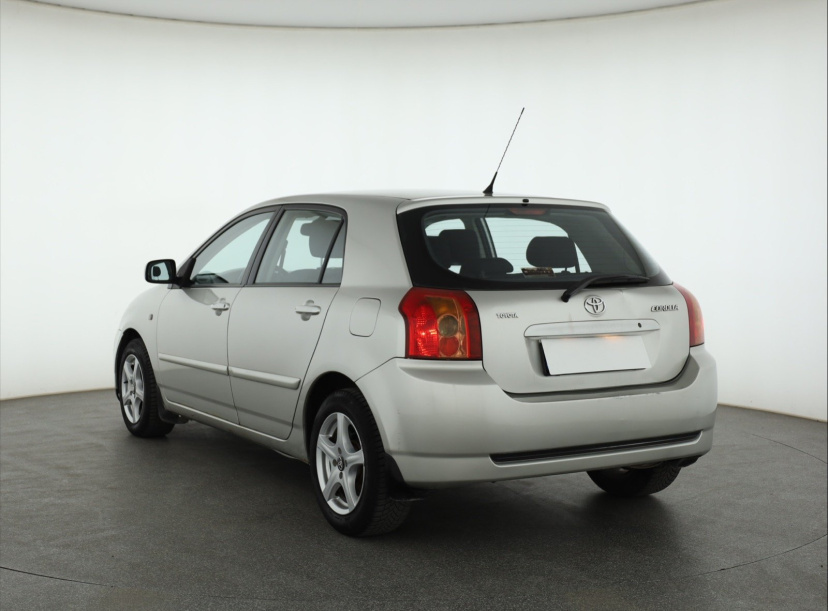 Toyota Corolla, 2005