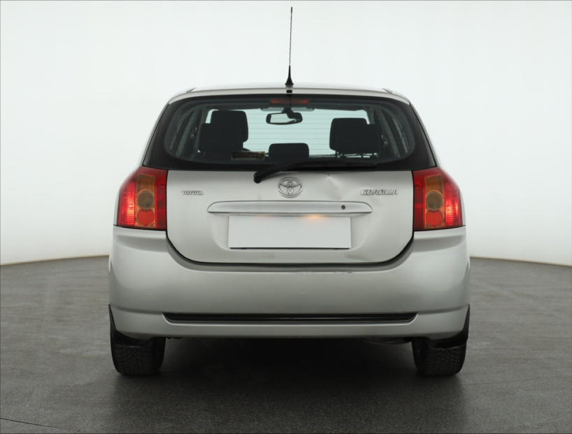 Toyota Corolla, 2005
