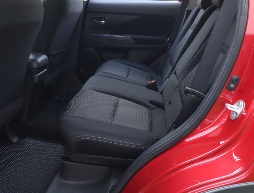 Mitsubishi Outlander, 2016