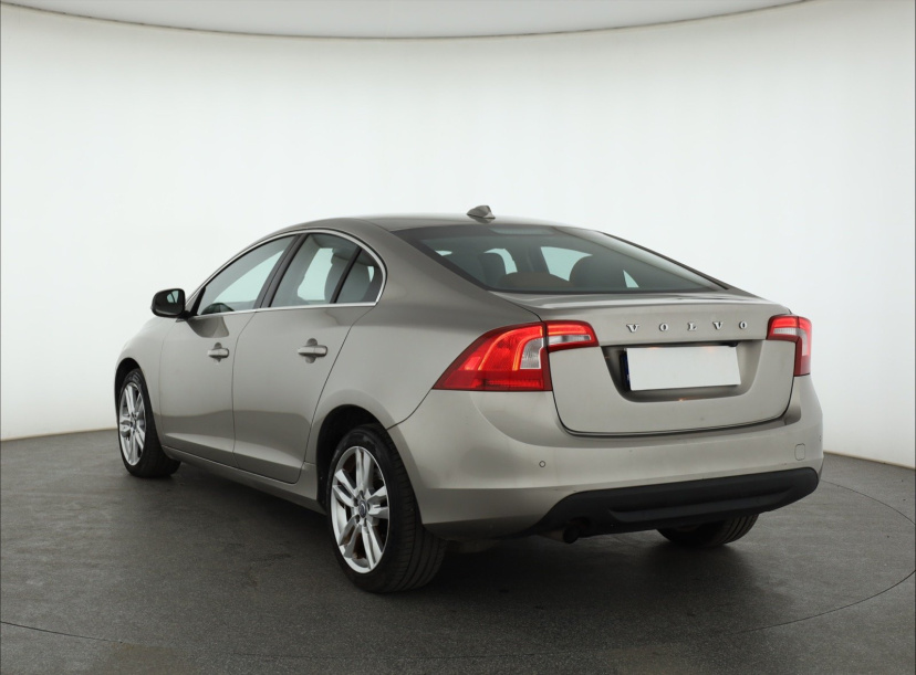 Volvo S60, 2011