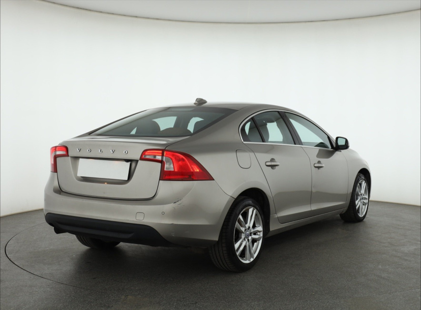 Volvo S60, 2011