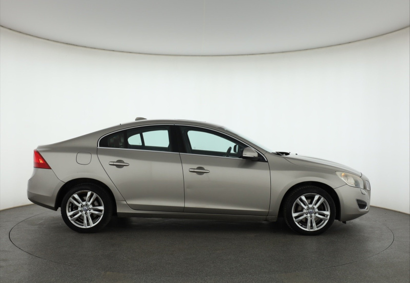 Volvo S60, 2011