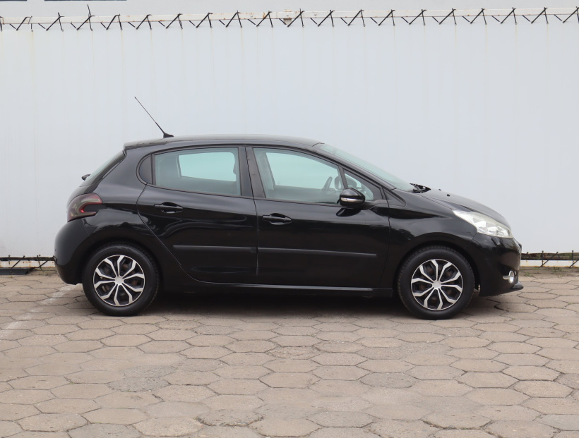 Peugeot 208, 2014