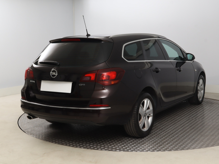 Opel Astra, 2014