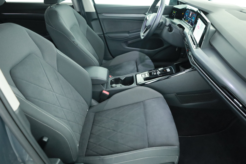 Volkswagen Golf, 2023