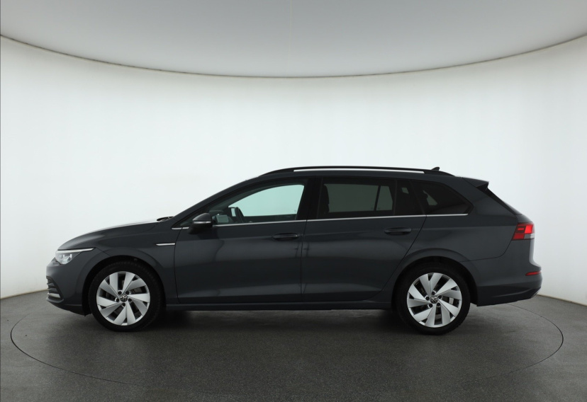 Volkswagen Golf, 2023