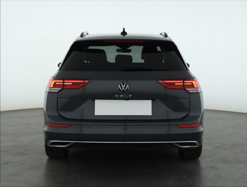 Volkswagen Golf, 2023