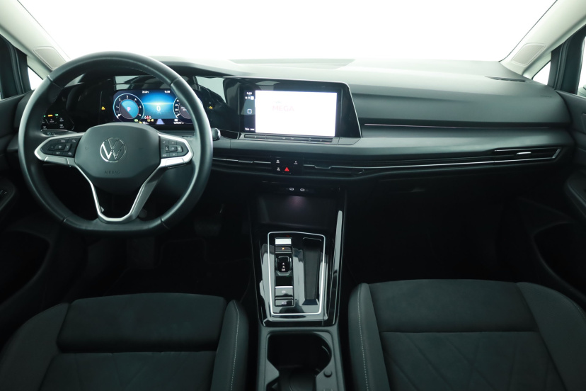 Volkswagen Golf, 2023