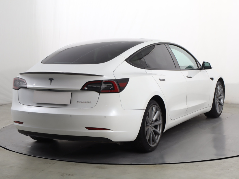 Tesla Model 3, 2021