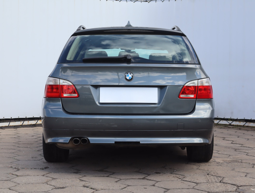 BMW 5, 2004