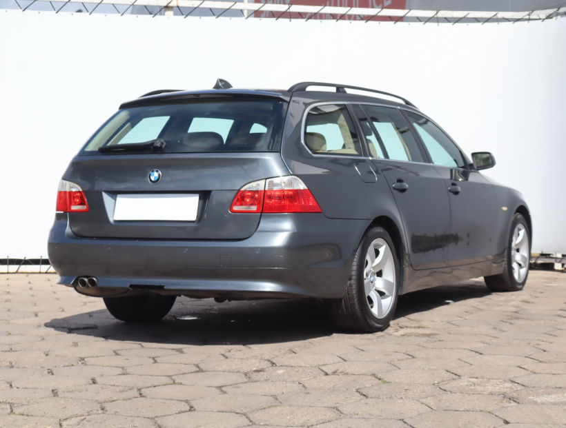 BMW 5, 2004