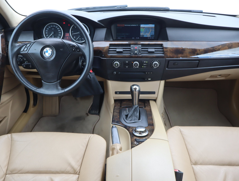 BMW 5, 2004