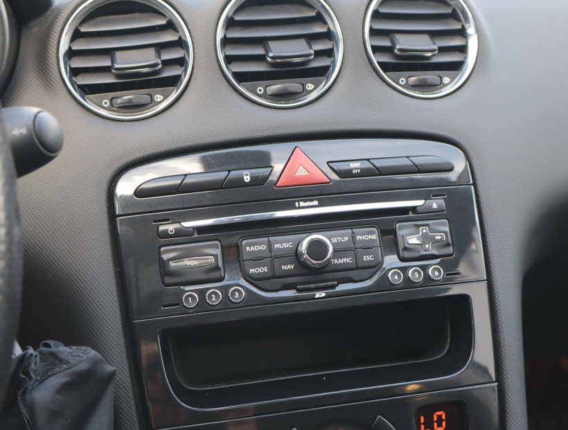 Peugeot 308, 2011