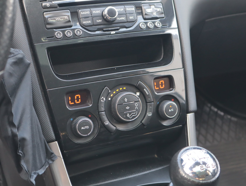 Peugeot 308, 2011