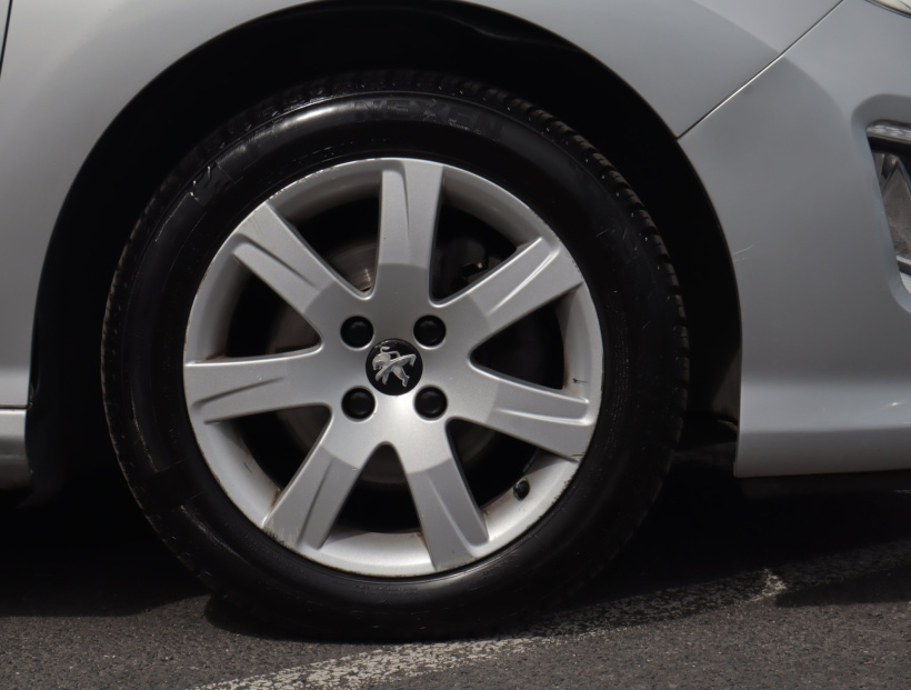 Peugeot 308, 2011