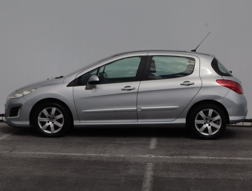 Peugeot 308, 2011