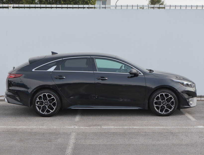 Kia ProCeed, 2022