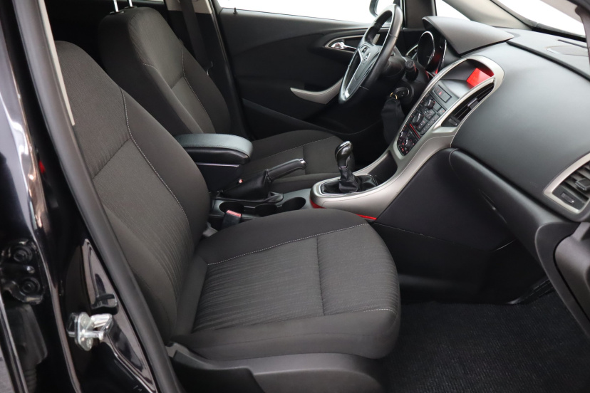 Opel Astra, 2010