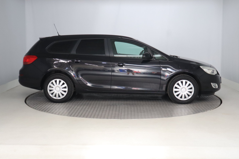 Opel Astra, 2010