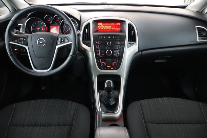 Opel Astra, 2010