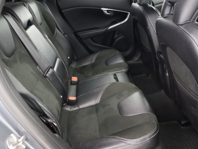 Volvo V40, 2015