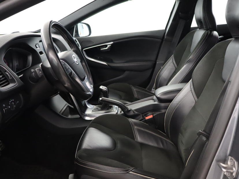 Volvo V40, 2015