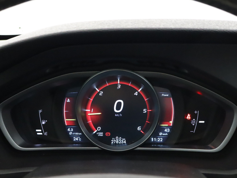 Volvo V40, 2015
