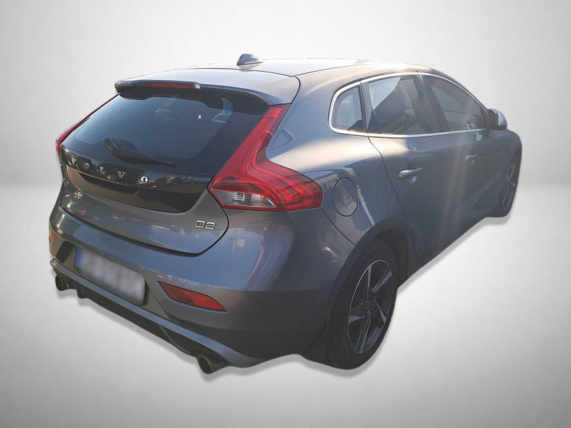 Volvo V40, 2015