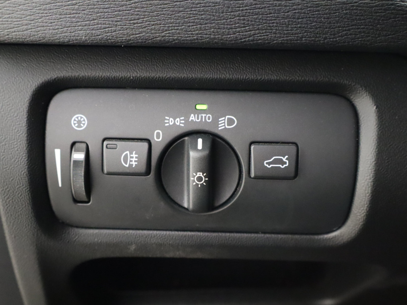Volvo V40, 2015