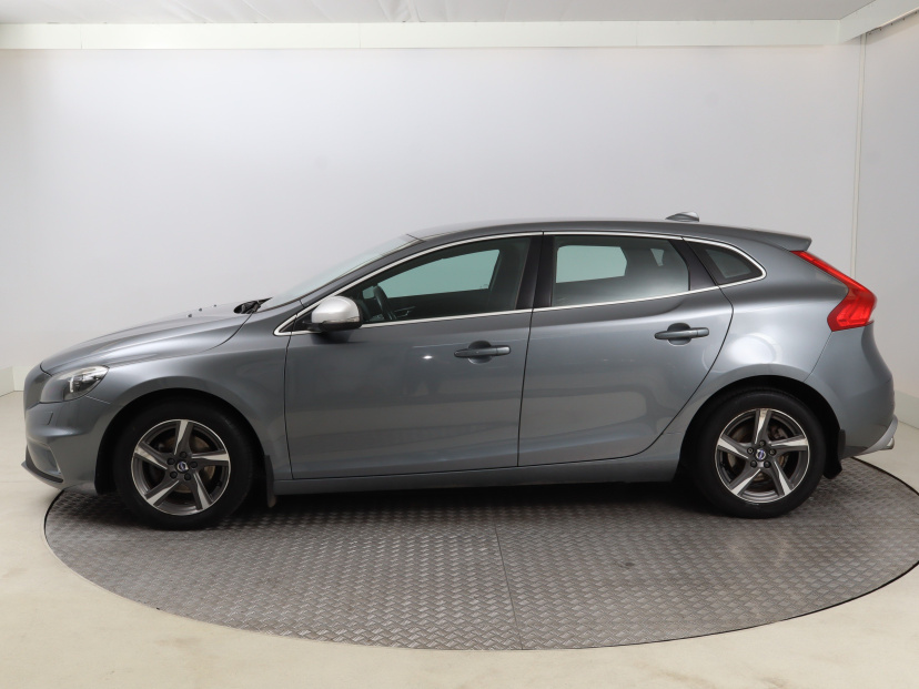 Volvo V40, 2015