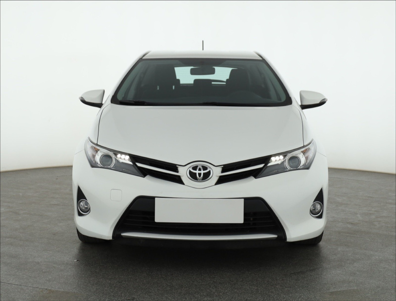 Toyota Auris, 2015