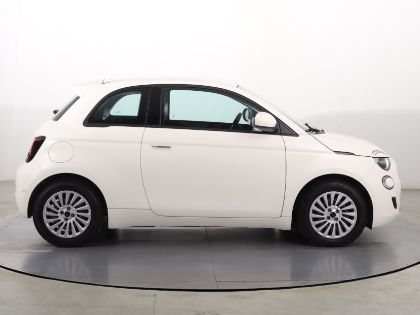Fiat 500e, 2023