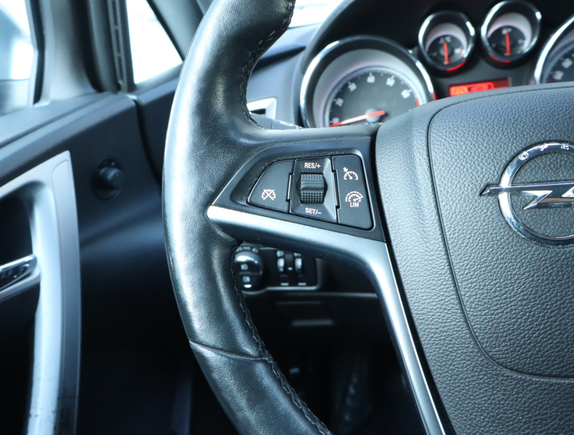 Opel Astra, 2013