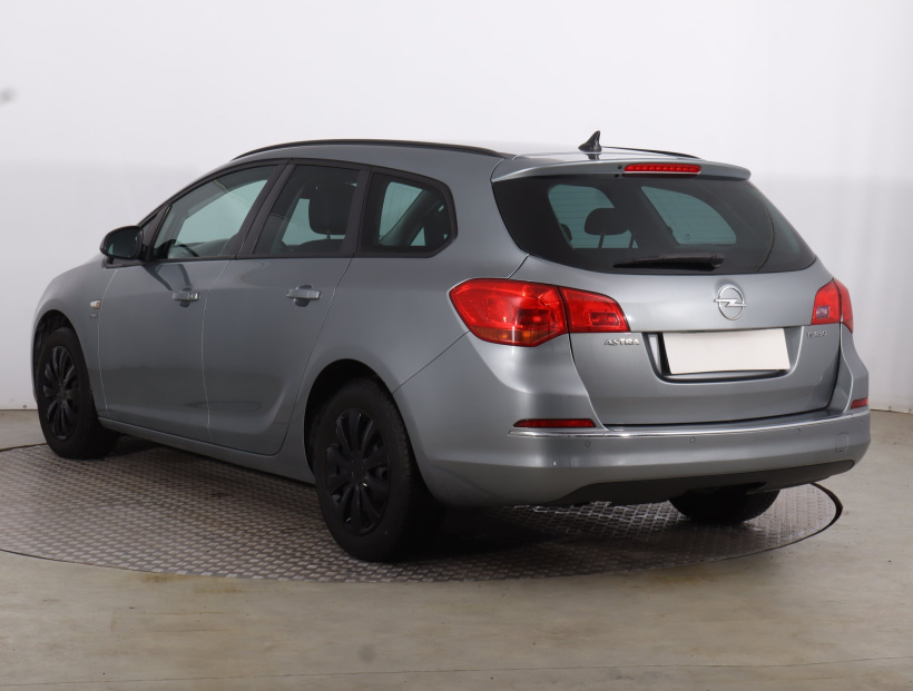 Opel Astra, 2013