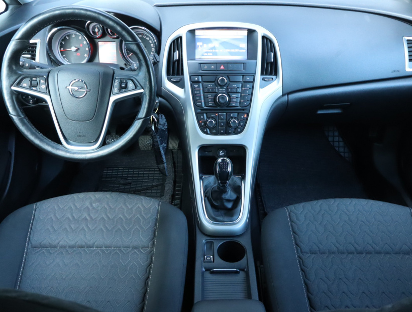 Opel Astra, 2013