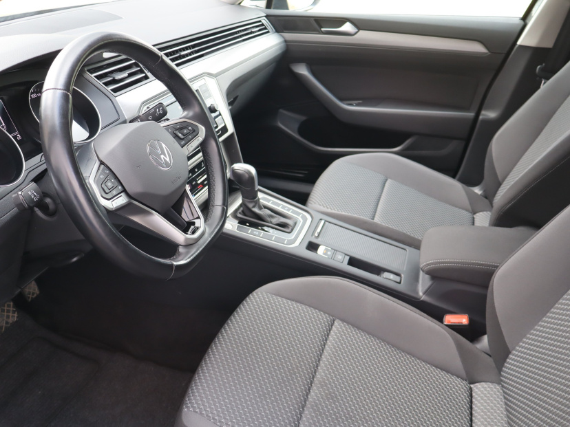 Volkswagen Passat, 2022