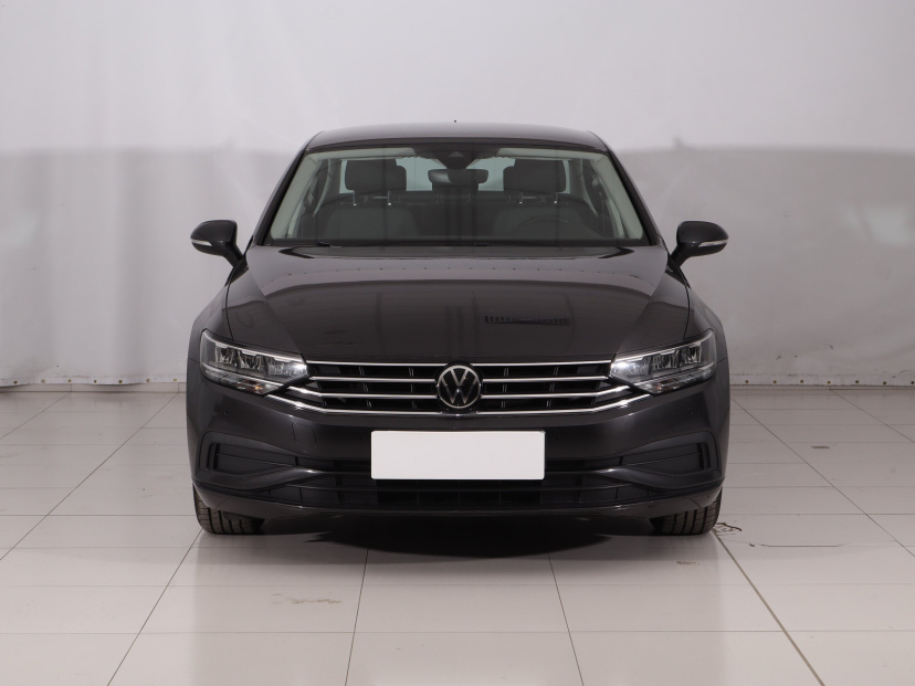 Volkswagen Passat, 2022