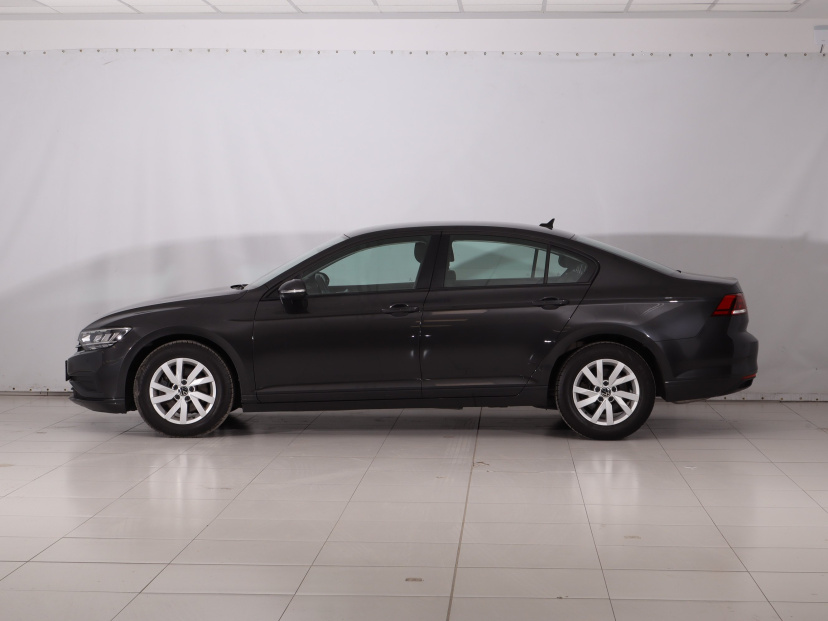 Volkswagen Passat, 2022
