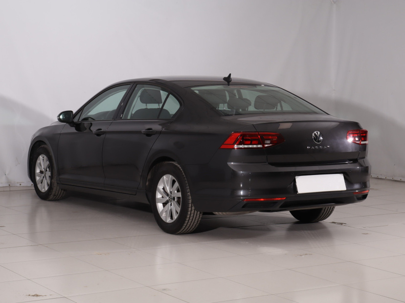 Volkswagen Passat, 2022