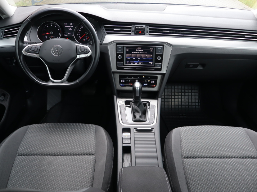 Volkswagen Passat, 2022